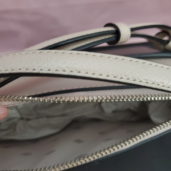 KATE SPADE | Jeanne Crossbody Beige/Black $239SRP - Picture 4 of 8